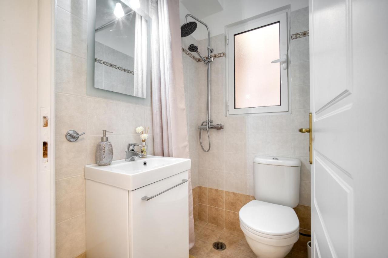 Sea & Mountain Apartment Close To Port And City Lávrion Exteriér fotografie