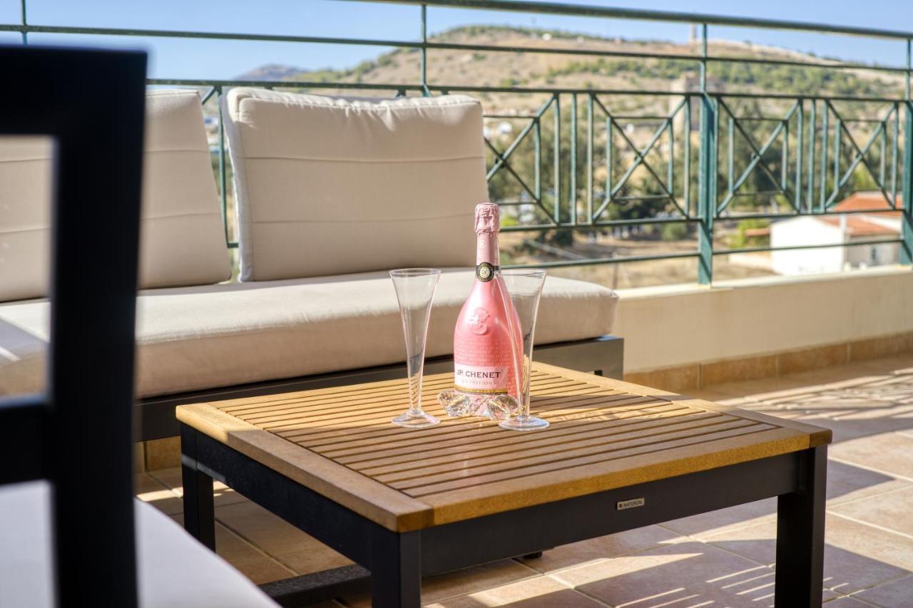 Sea & Mountain Apartment Close To Port And City Lávrion Exteriér fotografie