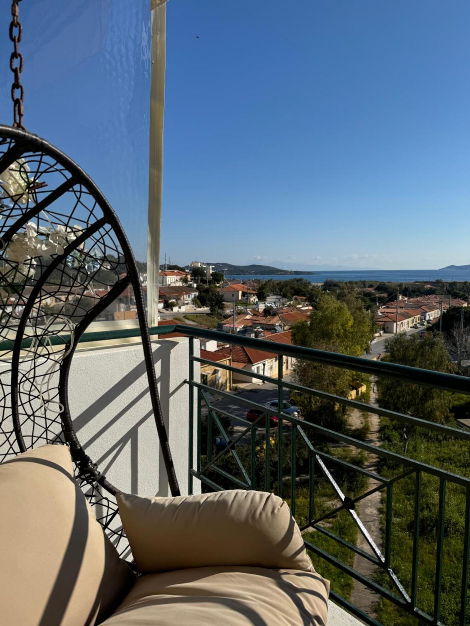 Sea & Mountain Apartment Close To Port And City Lávrion Exteriér fotografie
