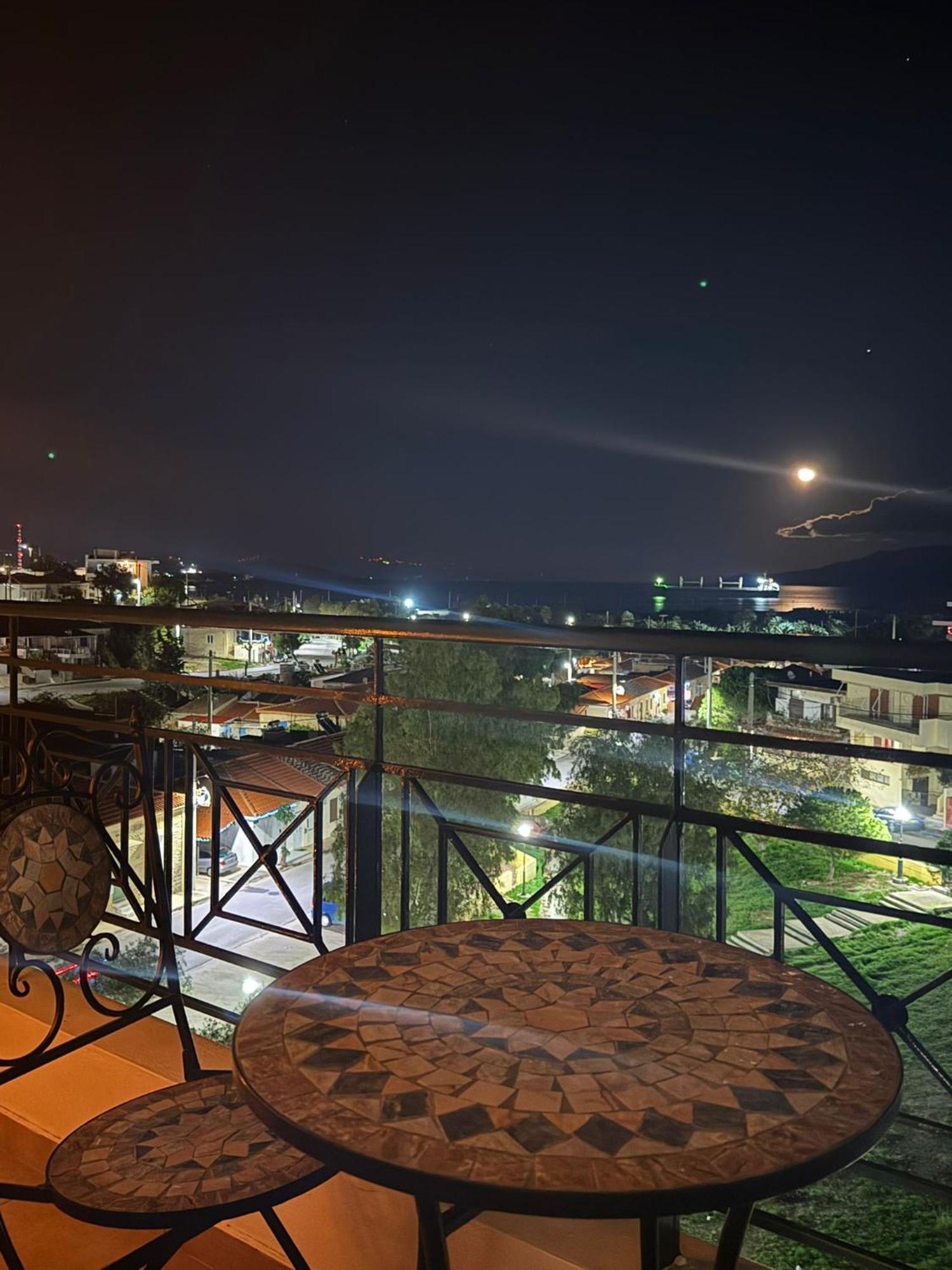 Sea & Mountain Apartment Close To Port And City Lávrion Exteriér fotografie